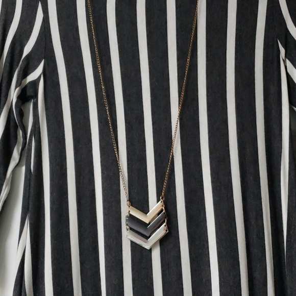 Dress - Picture 3 of 5